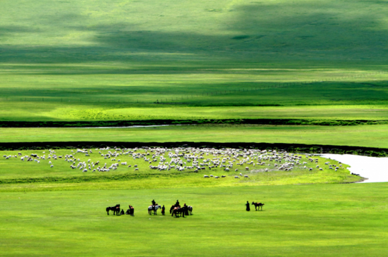 呼伦贝尔大草原,夕阳下的壮美画卷